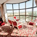 Grand & Convention Center 5*