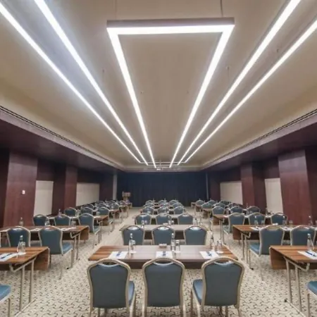 Grand & Convention Center ホテル Karaman