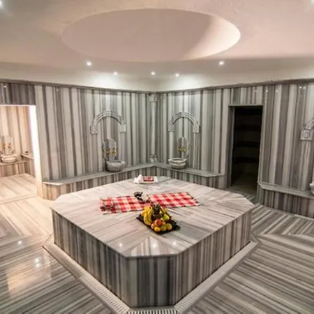 Hotel Grand & Convention Center 5*
