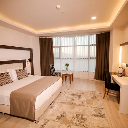 Grand & Convention Center 5*