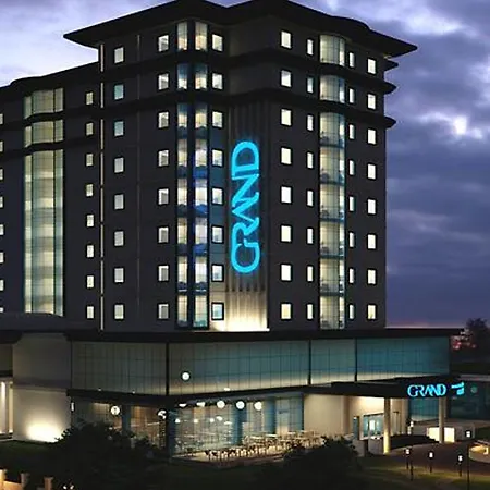 Grand & Convention Center 5*