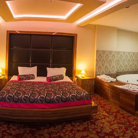 Grand & Convention Center 5*
