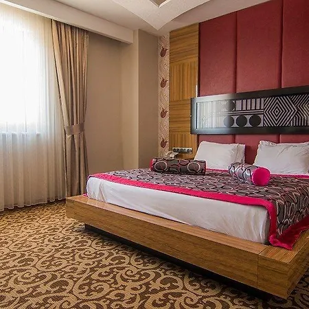 Grand & Convention Center 5*
