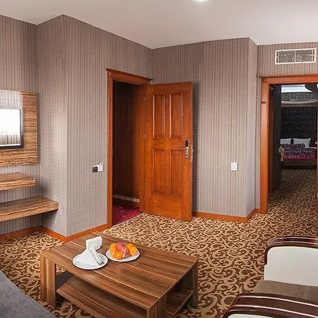 Hotel Grand & Convention Center