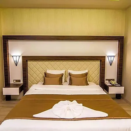 Grand & Convention Center 5*