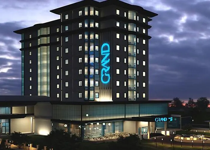 Grand & Convention Center 5*