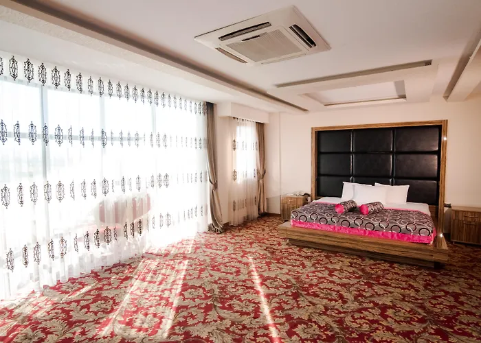 Grand & Convention Center Hotel 5*