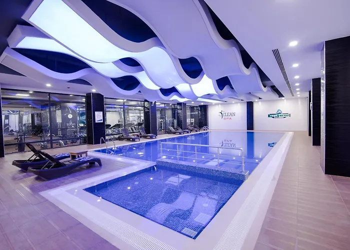 Hotel Grand & Convention Center