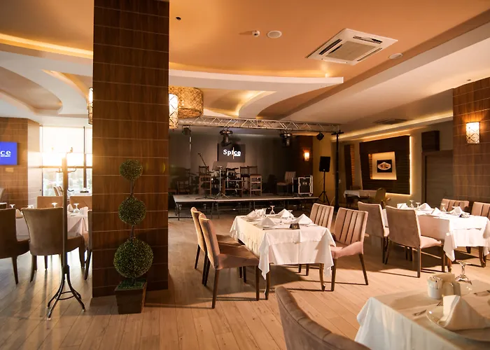 Hotel Grand & Convention Center