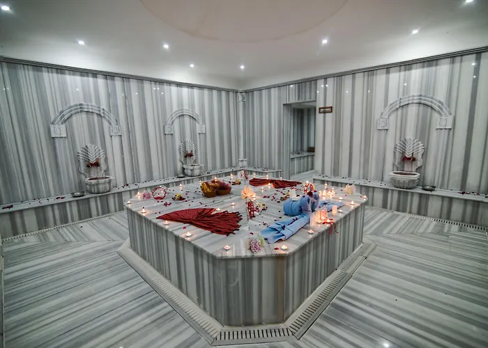 Hotel Grand & Convention Center