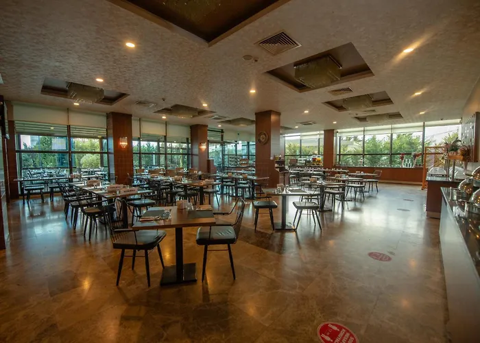 Grand & Convention Center Hotel 5*