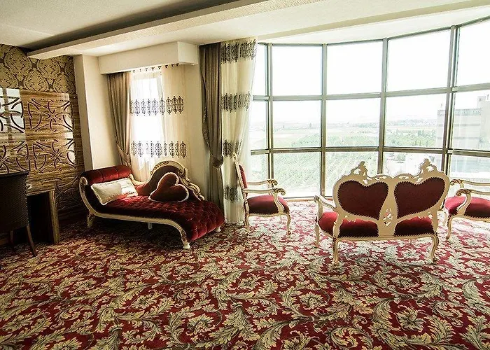 Grand & Convention Center Hotel