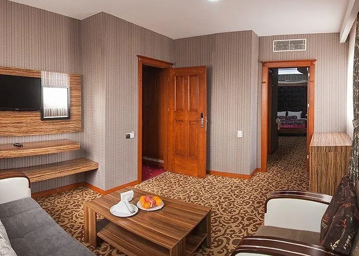 Hotel Grand & Convention Center