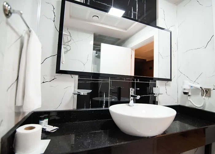 Grand & Convention Center Hotel