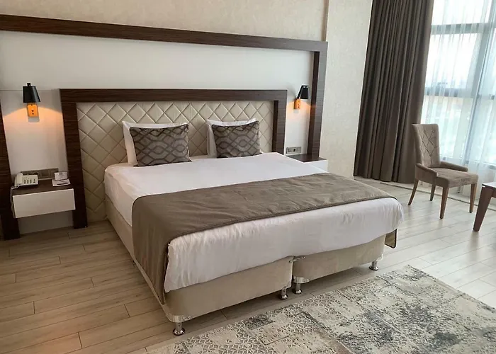 Grand & Convention Center Hotel