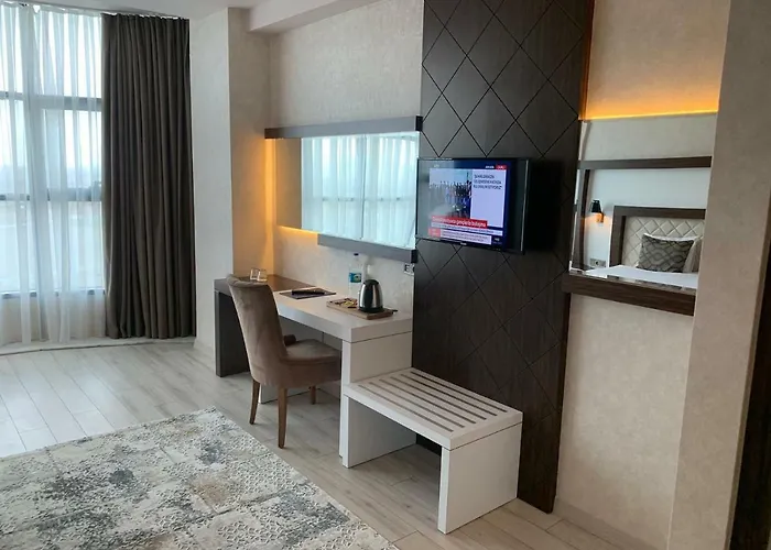 Grand & Convention Center Hotel