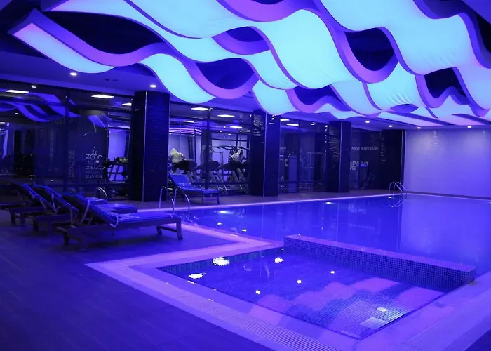 Hotel Grand & Convention Center