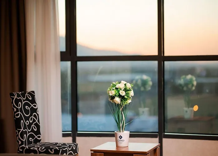 Hotel Grand & Convention Center